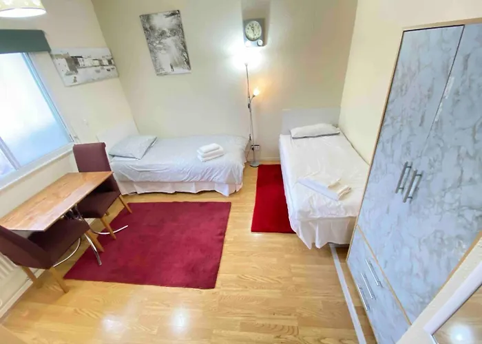 Single Room - Kings Cross, Female Only,, Guest House