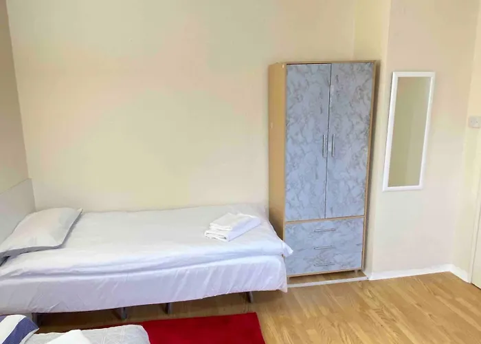 Single Room - Kings Cross, Female Only,, Guest House