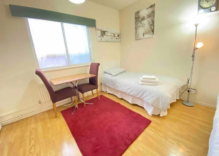Single Room - Kings Cross, Female Only,, Guest House